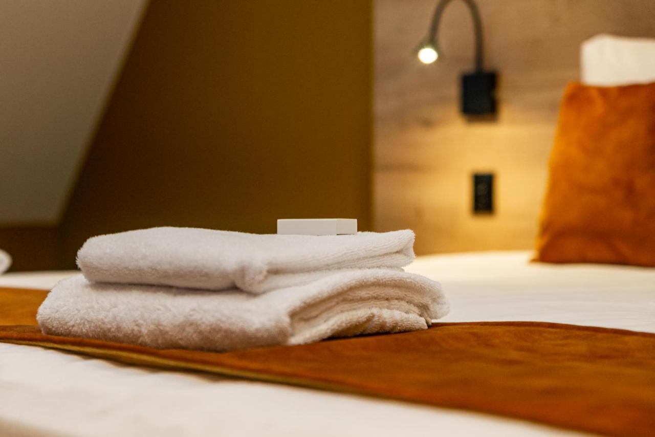 Hotel Onder De Linden Роден Екстериор снимка