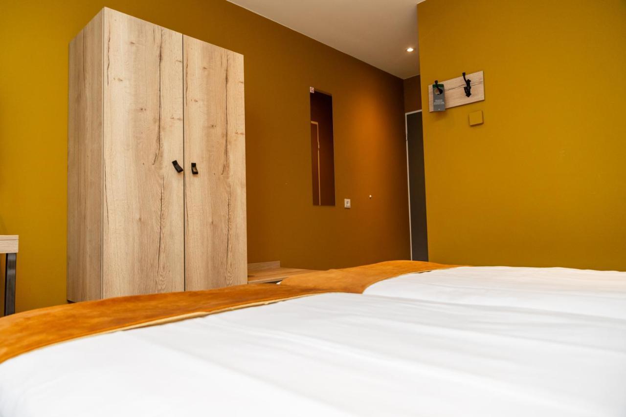 Hotel Onder De Linden Роден Екстериор снимка